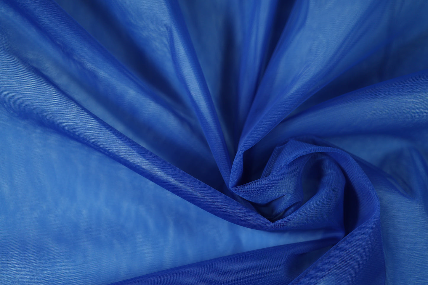 Tüll in Royalblau – weich und transparent