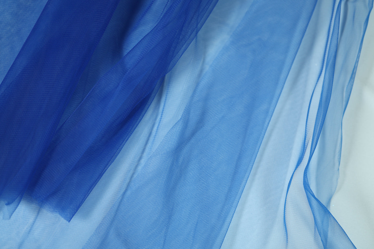 Feiner Tüll in Royalblau – vielseitig einsetzbar