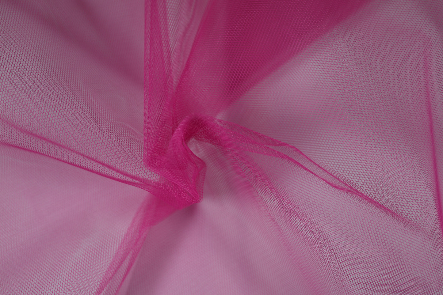 Tüll in Fuchsia – ideal für Dekorationen, Röcke und Schleier