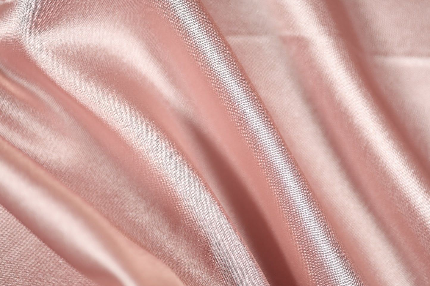 Altrosafarbener Satin für elegante Projekte