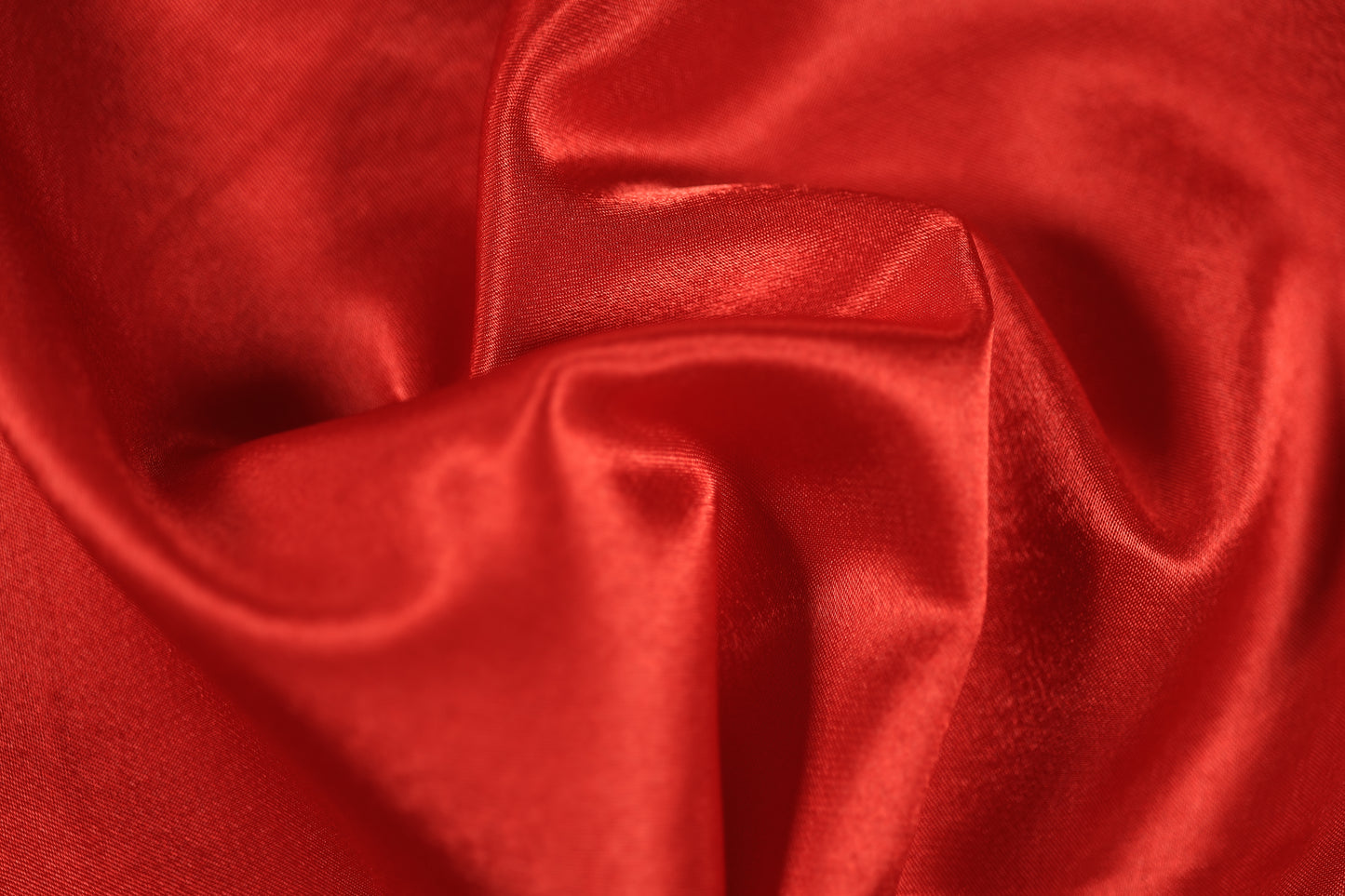 Satin Stoff kräftig rot und weich fallend
