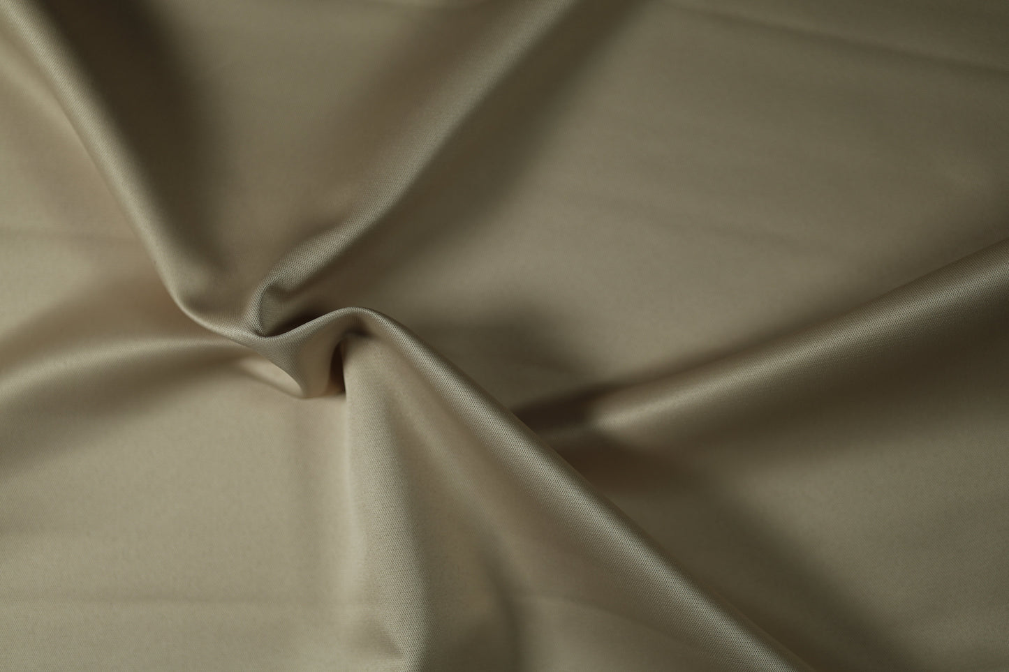 Tischstoff in Sandbeige – perfekt für Gastronomie und Alltag