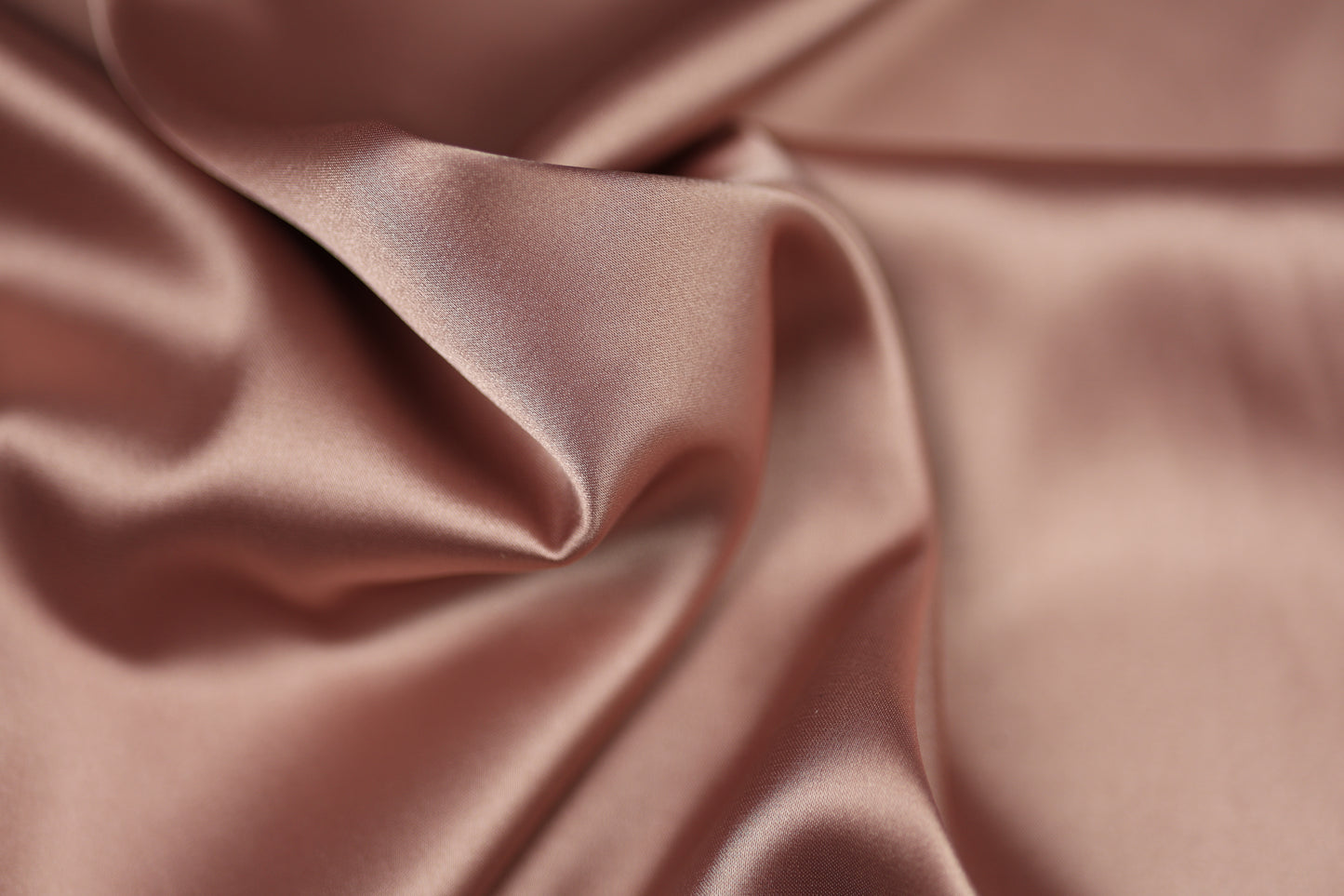 Satin Stoff in Rose Farbe glänzend – weicher Stoff ideal für elegante Kleider, Dekoration oder DIY-Nähprojekte