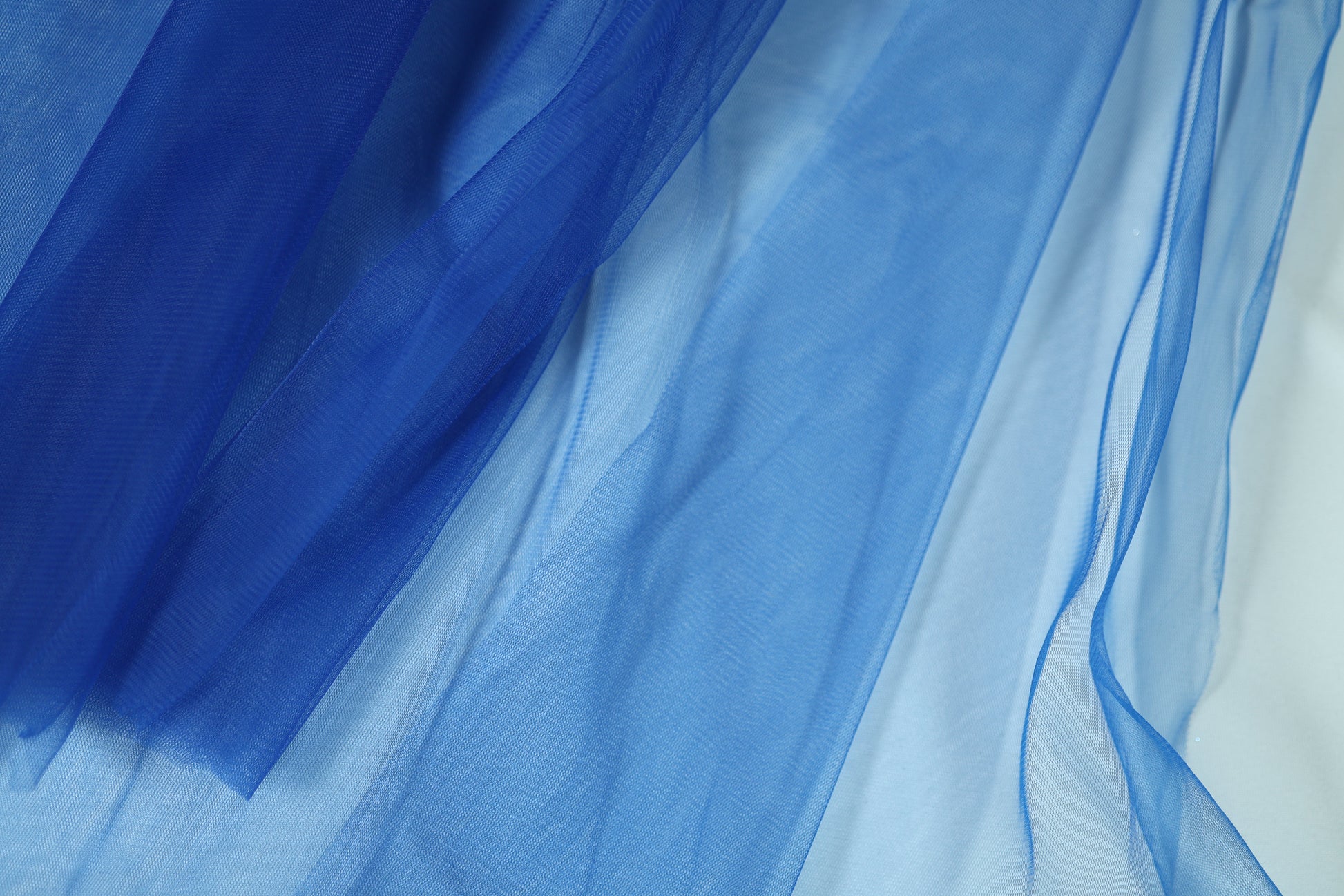Feiner Tüll in Royalblau – vielseitig einsetzbar