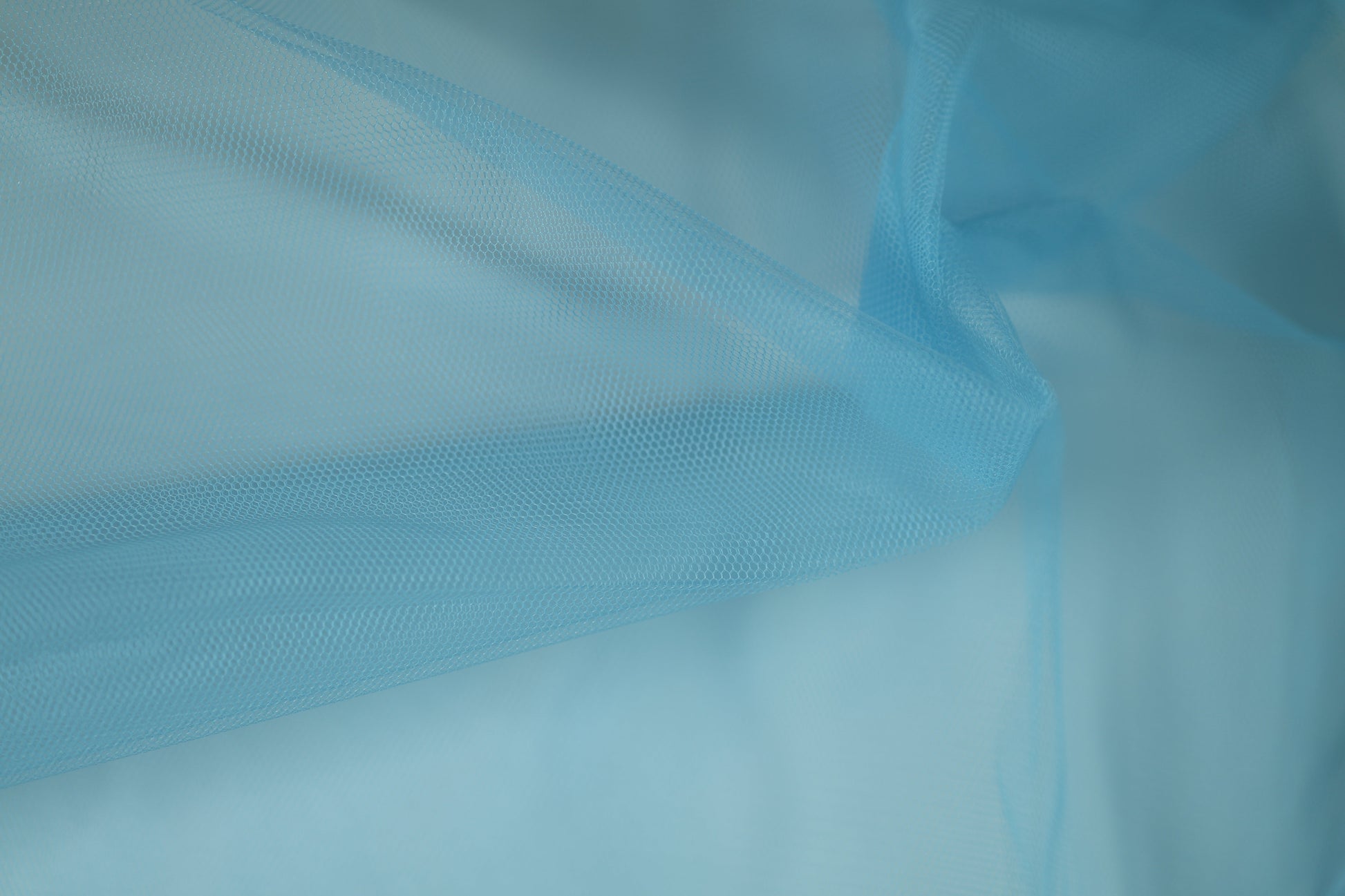 Tüll in Aqua – ideal für Dekorationen, Röcke und Schleier