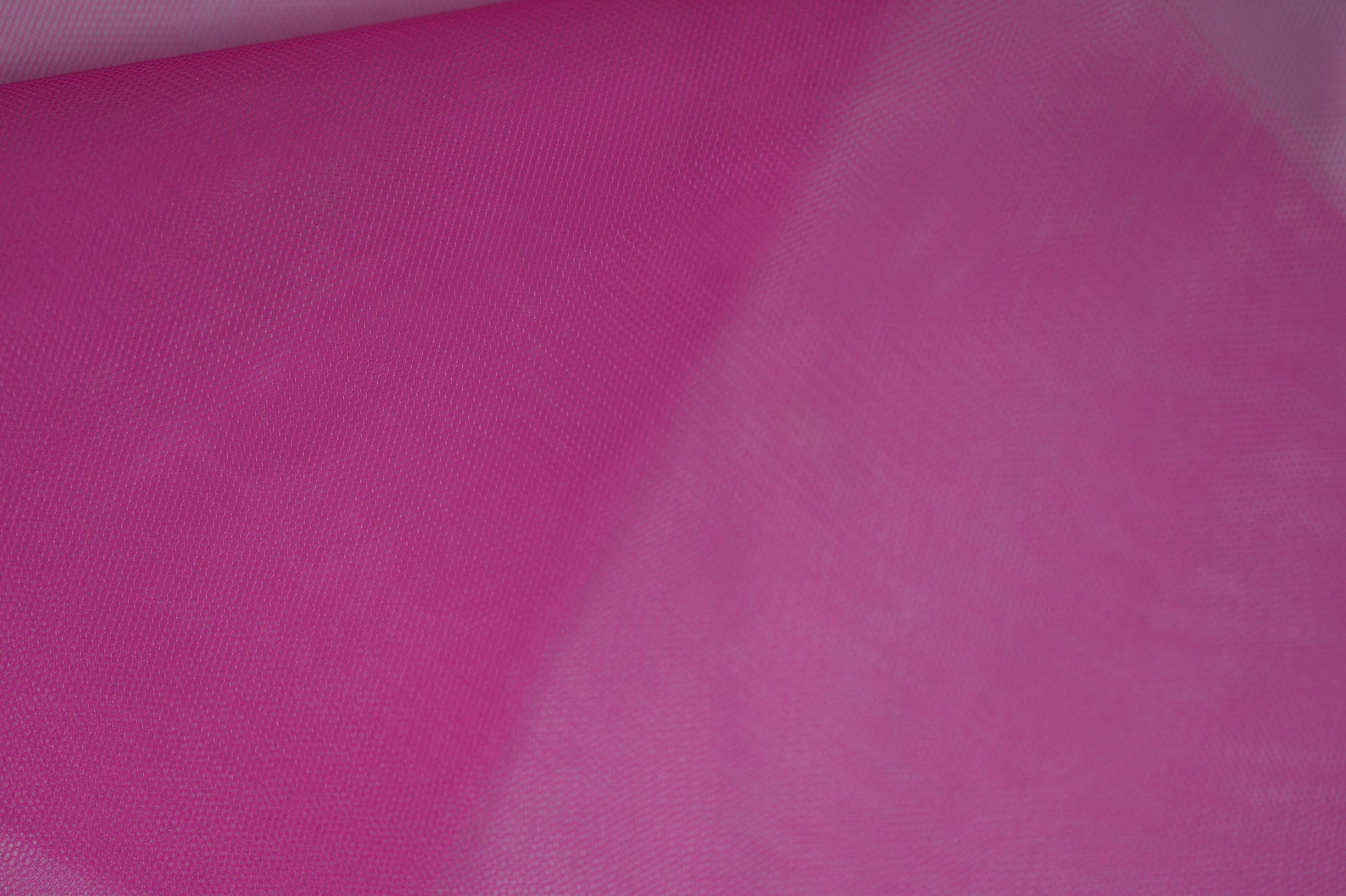 Tüll in Pink-Violett – ideal für festliche und kreative Projekte