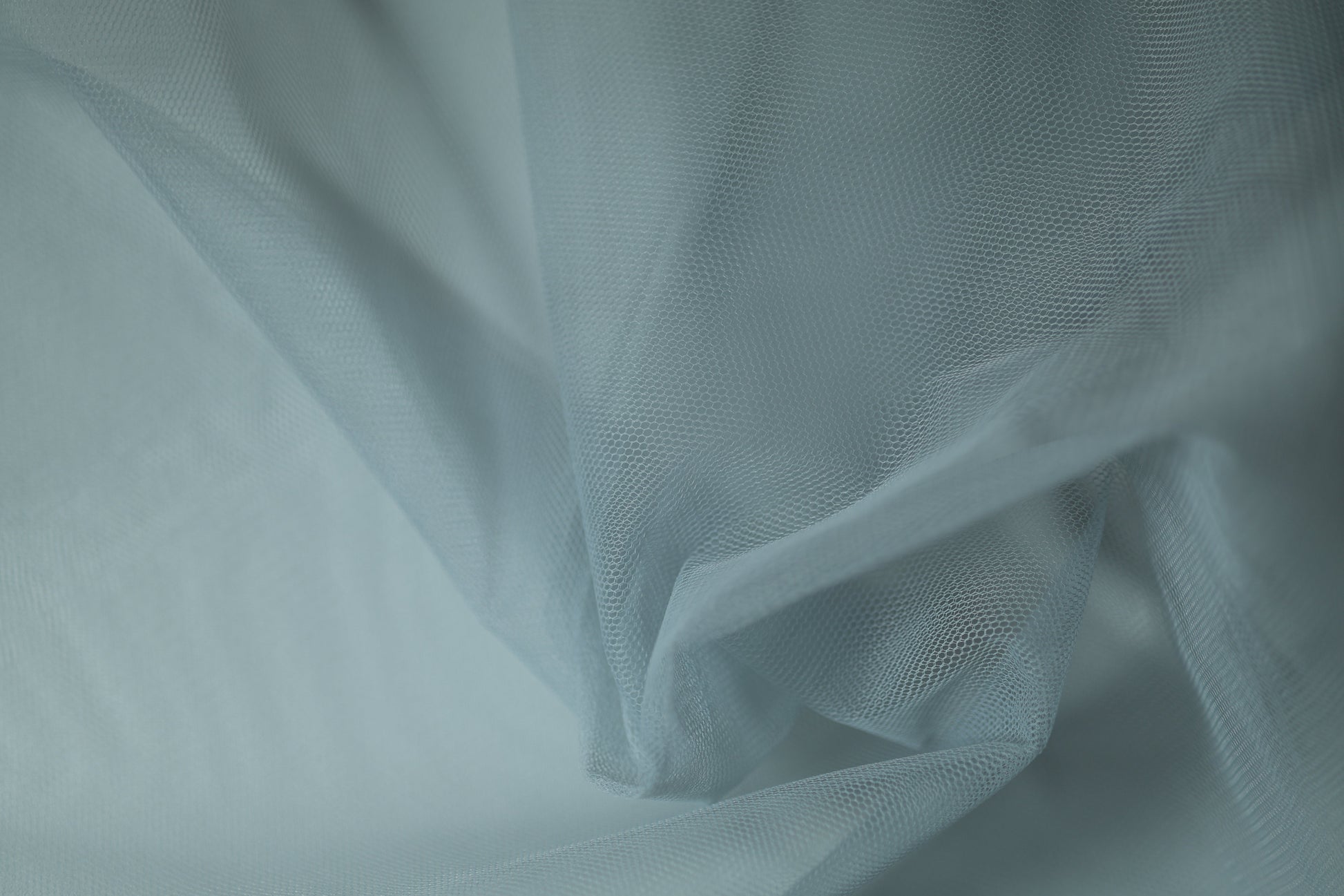 Tüll in Hellblau – ideal für festliche und kreative Projekte