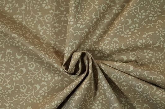 Baumwollstretch – Beige mit romantischem Blütenmuster – elastischer Baumwollstoff für kreative Projekte