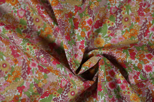 Hochwertiger Baumwoll Stretch – lebendige Blumen auf weichem Stoff