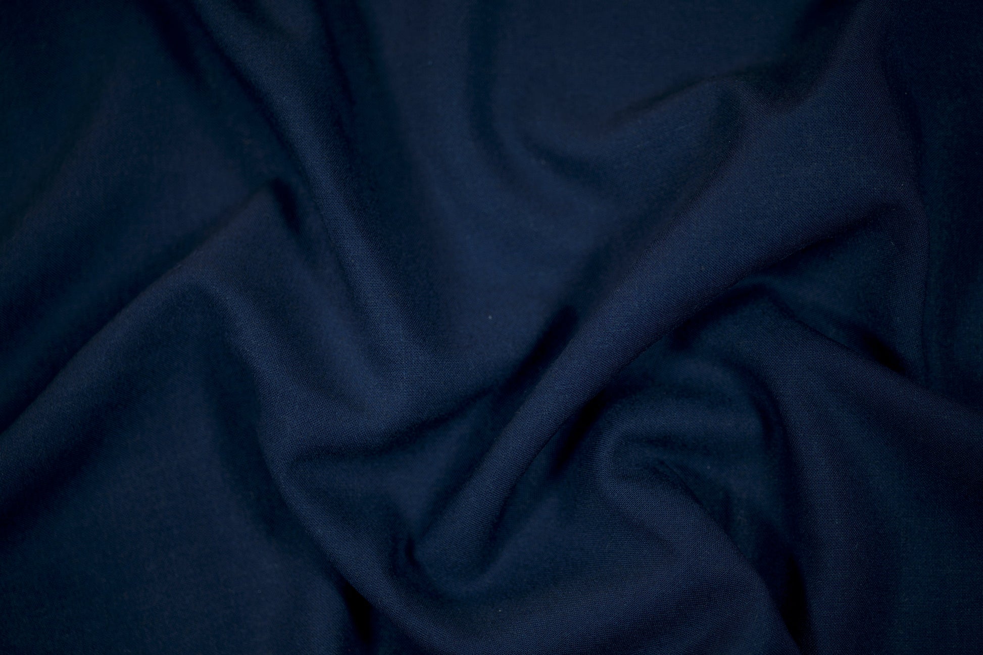 Sommerstoff in Marineblau mit Viskose