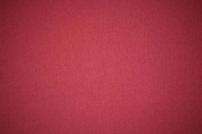Eleganter Leinenstoff in Bordeaux – ideal für feminine Bekleidung