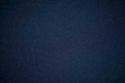 Krepp Viskose in Marineblau – weich, fließend und perfekt für Kleidung