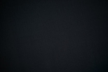 Viskosestoff in Schwarz mit Kreppstruktur – ideal für Blusen & Sommermode.
