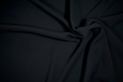 Krepp Viskose Stoff – Schwarz – stilvoll & luftig für dein Nähprojekt.