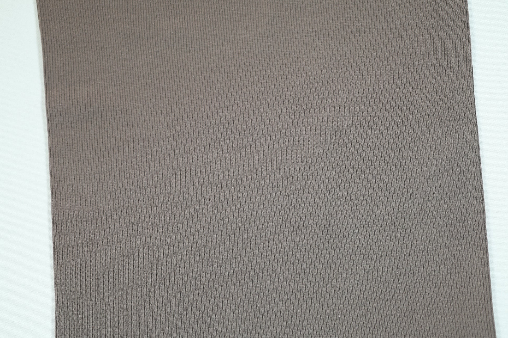 Elastischer Baumwoll-Bündchenstoff in Taupe für Pullover und Hosen