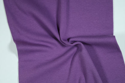 Violetter Bündchenstoff – elastisch und farbintensiv