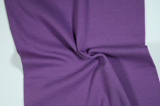 Violetter Bündchenstoff – elastisch und farbintensiv