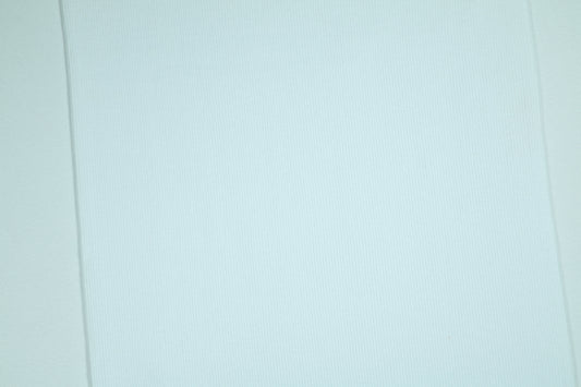 Elastischer Baumwollstoff in pastelligem Blau – mit feiner Rippe