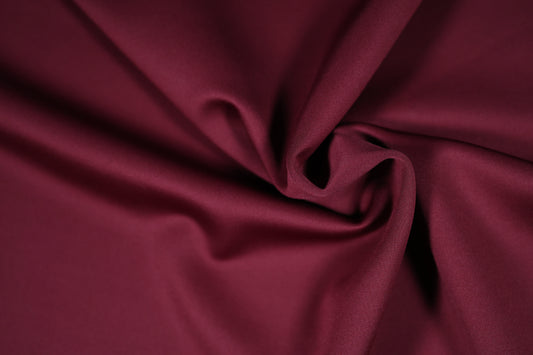 Scuba Stretch Stoff in edlem dunklem Bordeaux mit glatter Textur – ideal für Abendmode