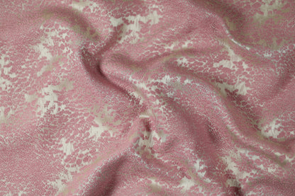 Jacquardstoff in Altrosa mit floralen Mustern – perfekt für Vorhänge