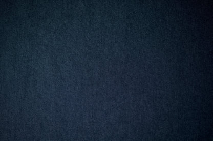 Denimstoff in Jeansblau, ideal für robuste Kleidung