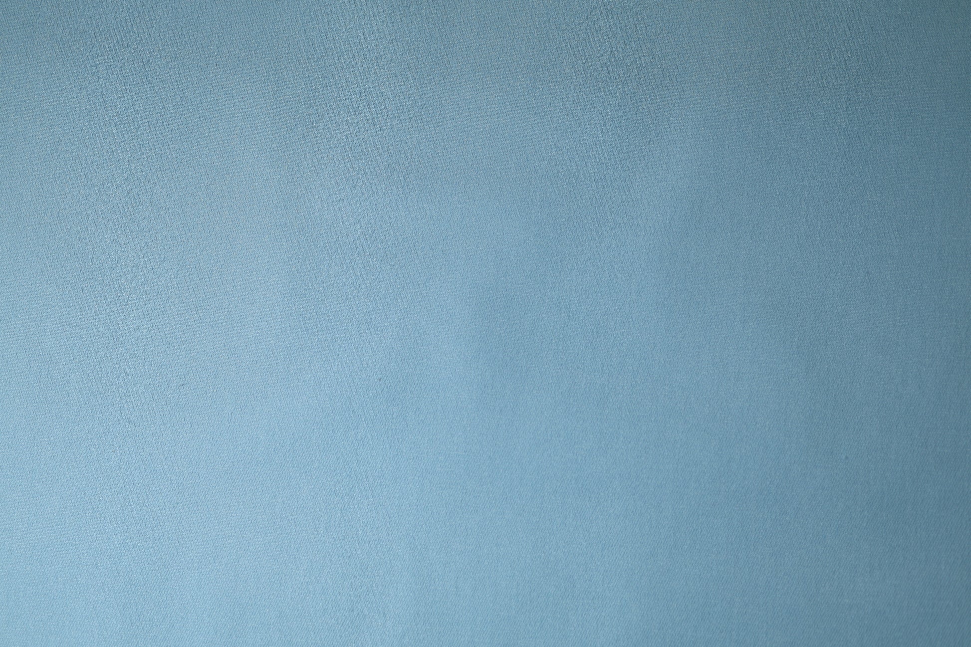 Detailansicht vom Denimstoff Hellblau mit feiner Struktur