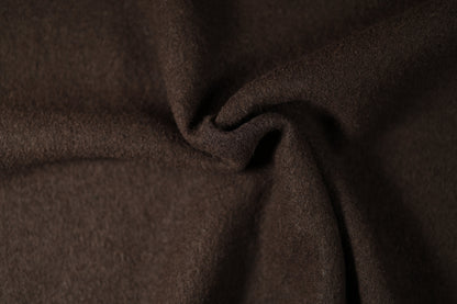 Weicher Wollstoff in Schokobraun – gemütlich und warm