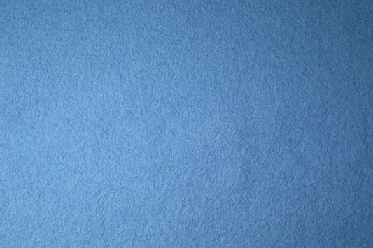 Hellblauer Wollstoff – sanft und stilvoll für Jacken