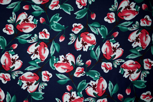 Viskosestoff mit Kirschblüten auf navyblauem Untergrund
