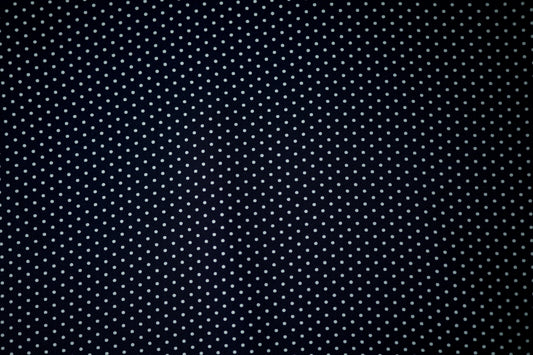 Leichter Viskosestoff mit Punkte in Schwarz (fein gestreut) – ideal für Sommerkleider