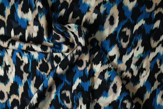 Animalprint in Blau-Beige – fließend, weich und ideal für luftige Sommerkleider