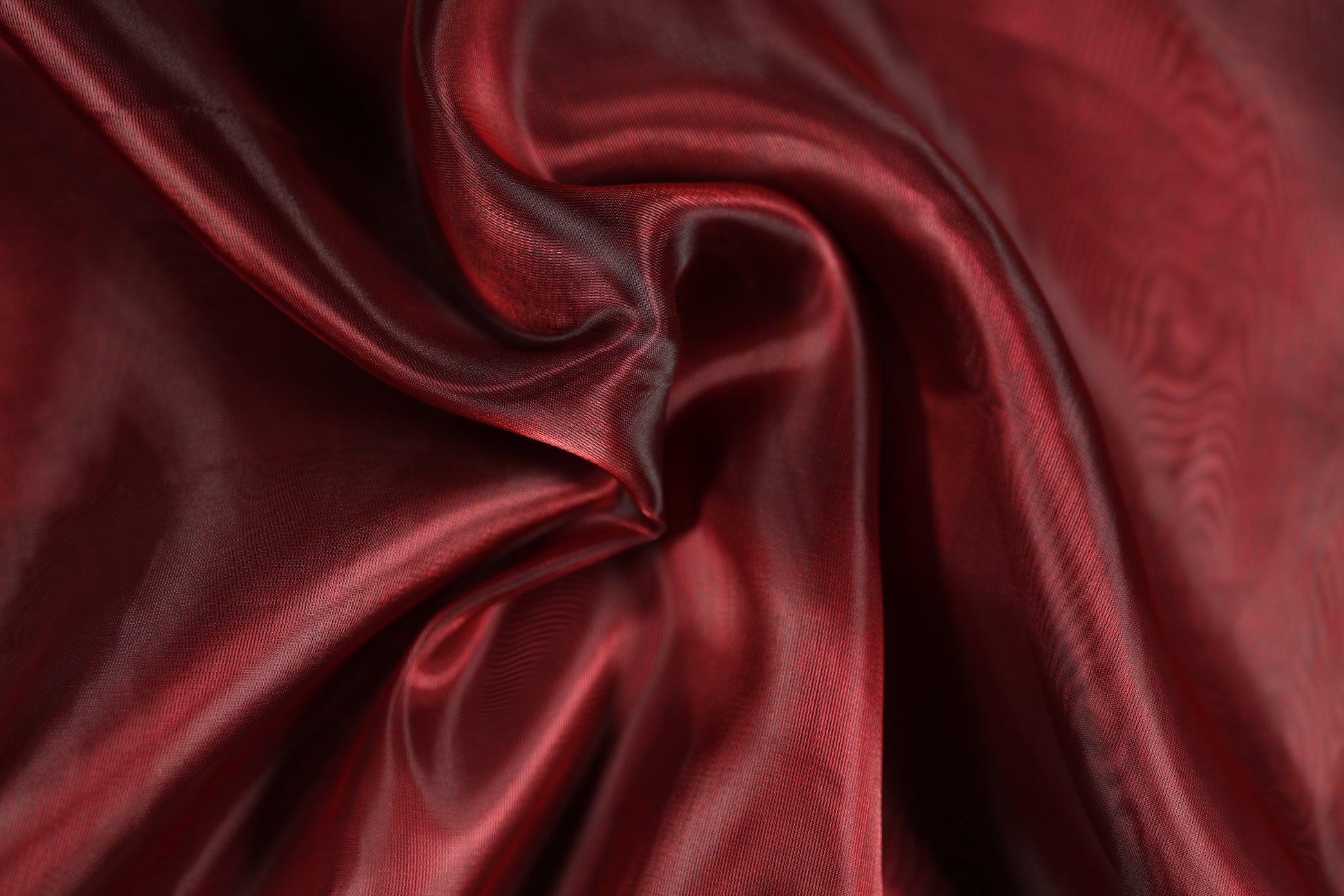 Organza Stoff kräftig rot – halbtransparenter Glanzstoff für Deko & Mode