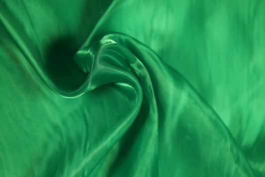 Smaragdgrüner Organza Stoff glänzend 140cm transparent