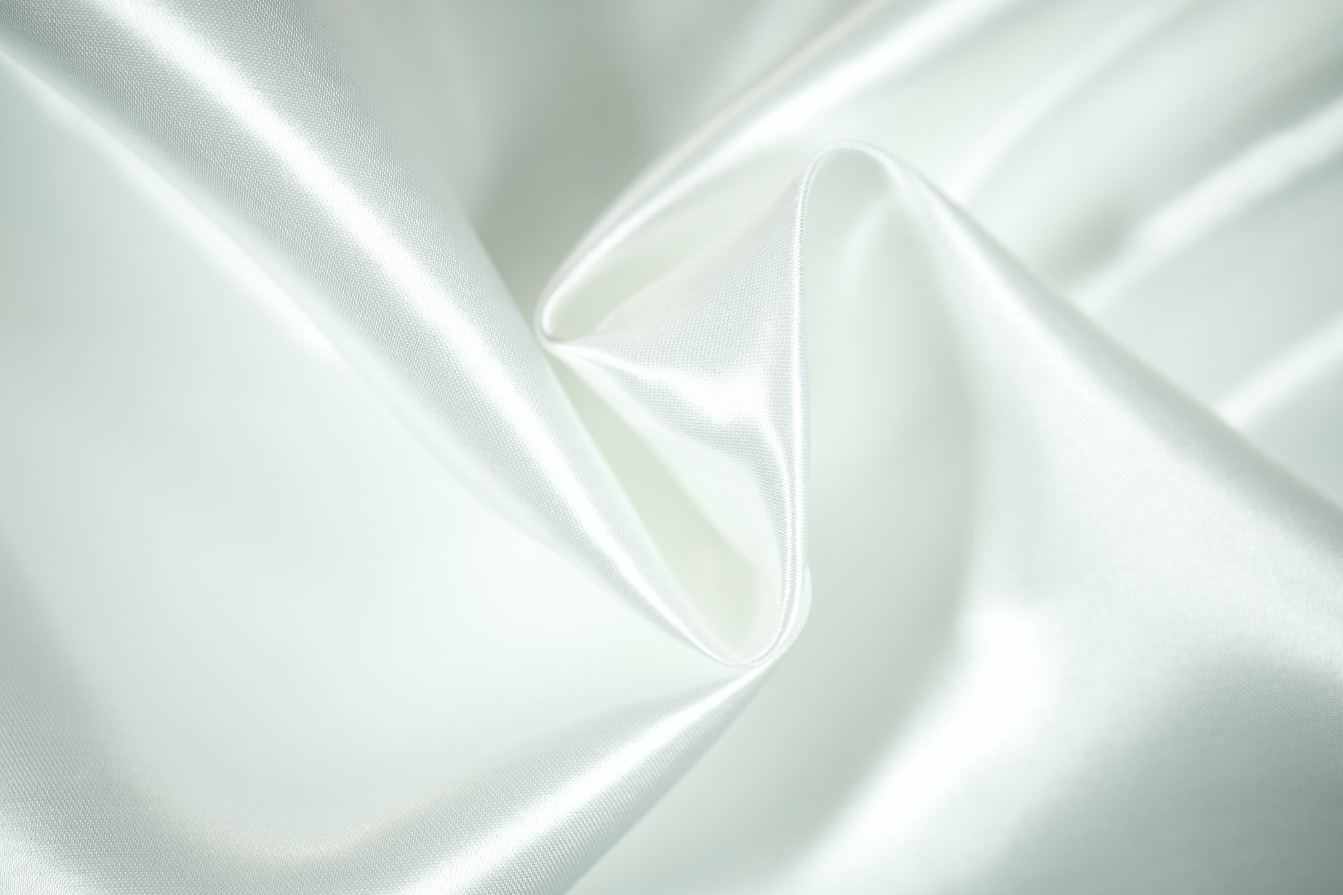  Champagnerfarbener Satinstoff – Glänzend & Elegant – 140 cm Breite für Deko & Mode