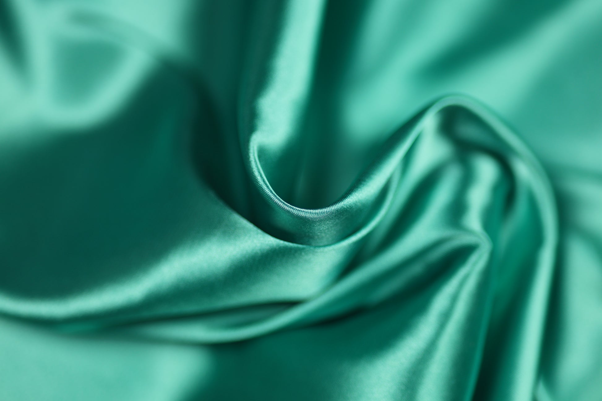 Satin Stoff in Mintgrün glänzend – leichter, seidiger Stoff ideal für frische Mode und kreative Projekte